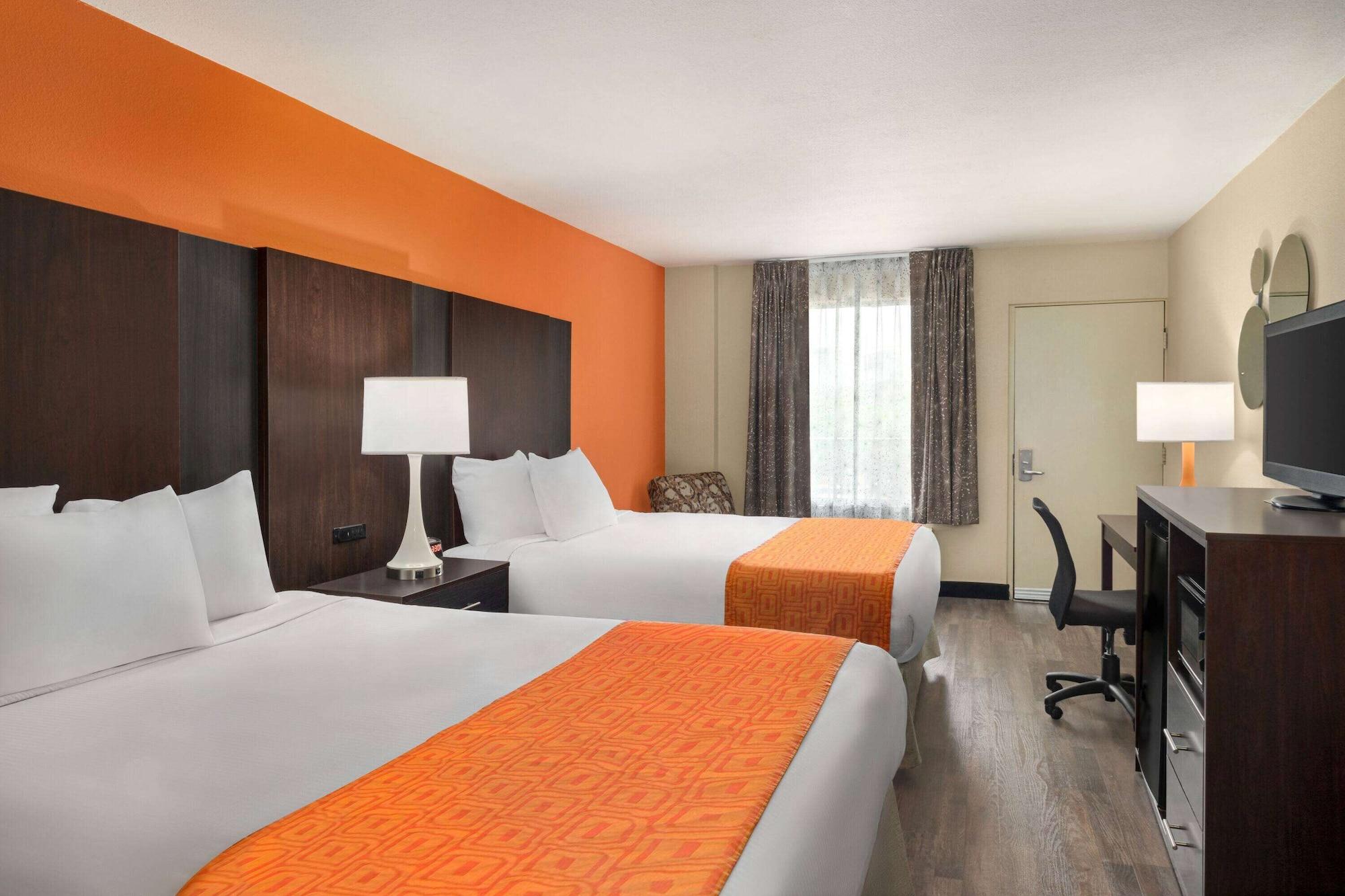Howard Johnson by Wyndham Pigeon Forge Exterior foto